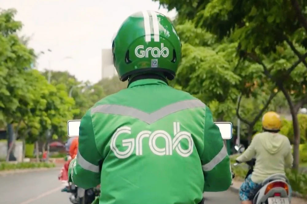 Chạy Grab cật lực mưu sinh