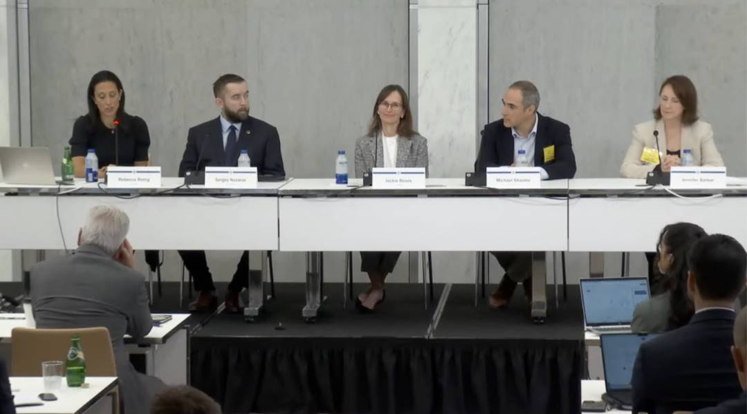 FED mở cửa đón crypto - Từ trái sang phải - Rebecca Rettig (Jito Labs), Sergey Nazarov (đồng sáng lập Chainlink), Jackie Reses (CEO Lead Bank), Michael Shoroff (CEO Fireblocks)