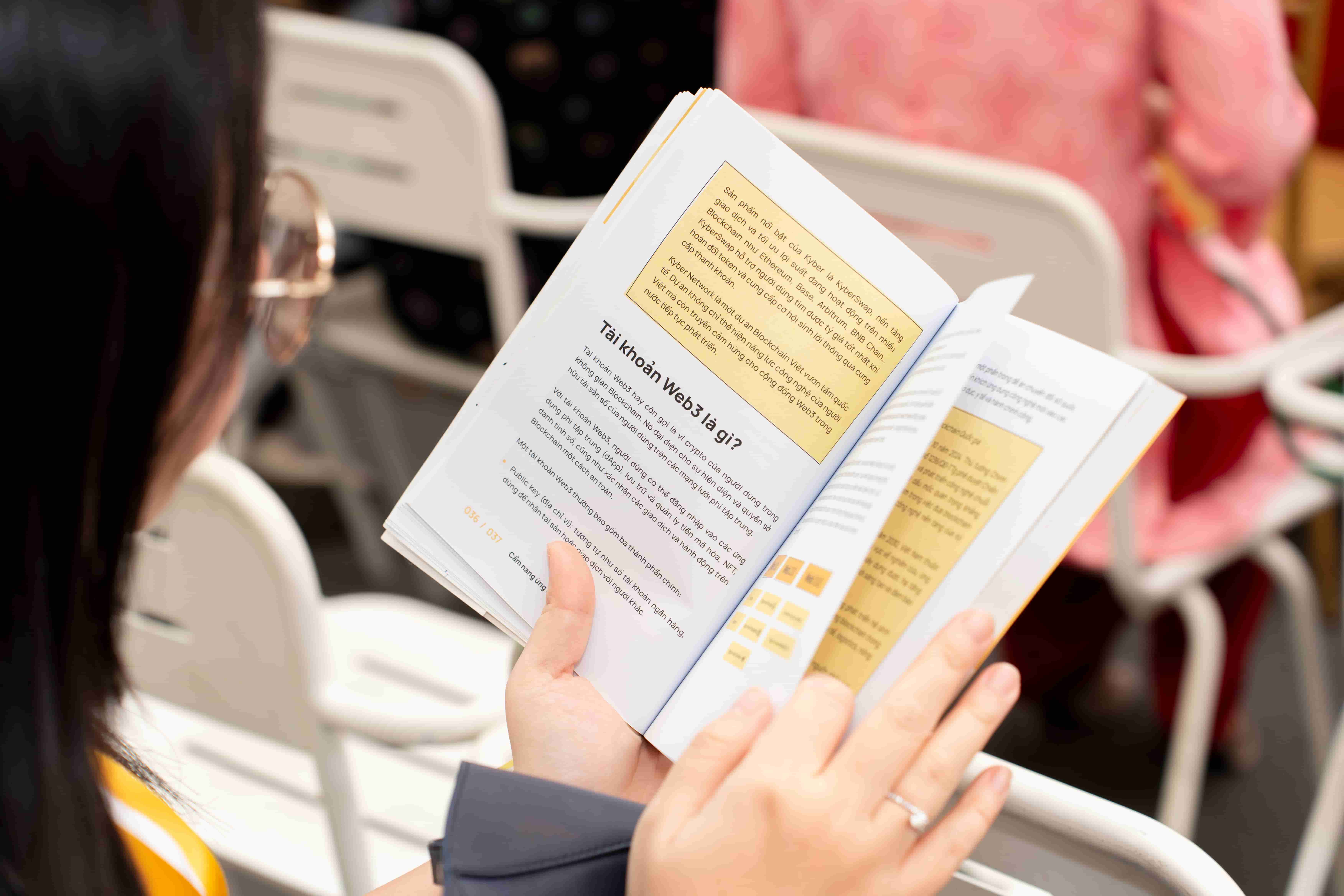 Ấn phẩm “Cẩm nang Ứng dụng Công nghệ Blockchain”