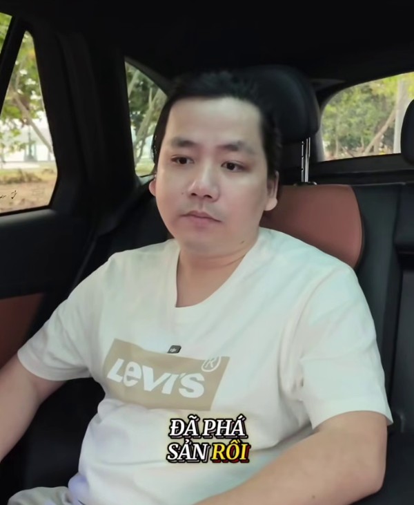 Khoa Pug trong video tuyên bố phá sản